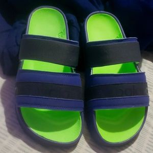 New balance slides